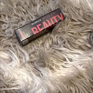 Beauty Lipstick - Bold Red
